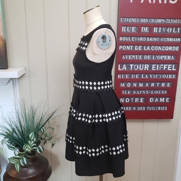 Jun & Ivy black & white fit and flare dress Size Medium - Picture 9 of 15